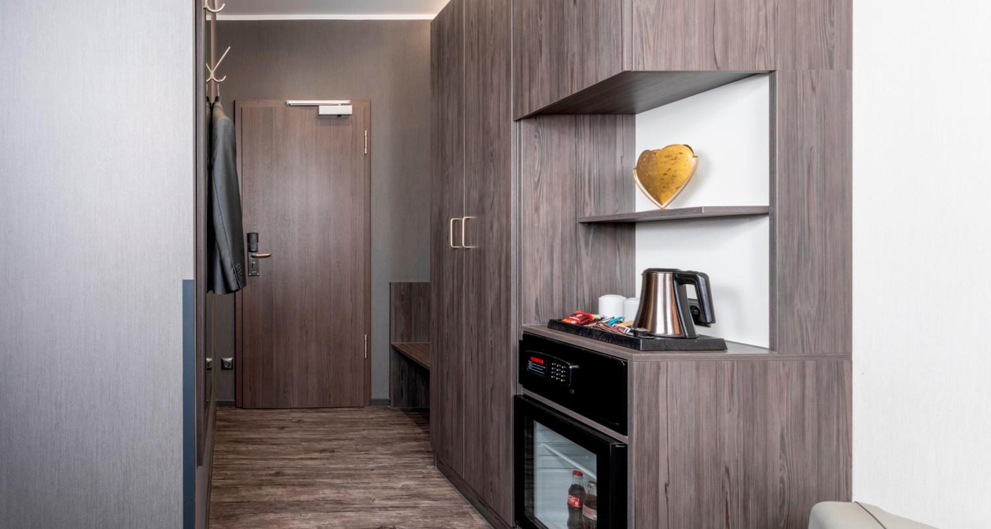 Hotel Plaza Premium Parkhotel 3*