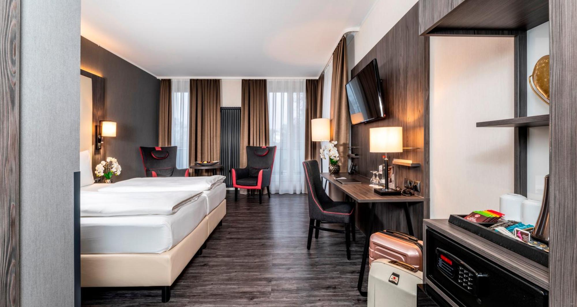 Plaza Premium Parkhotel 3*