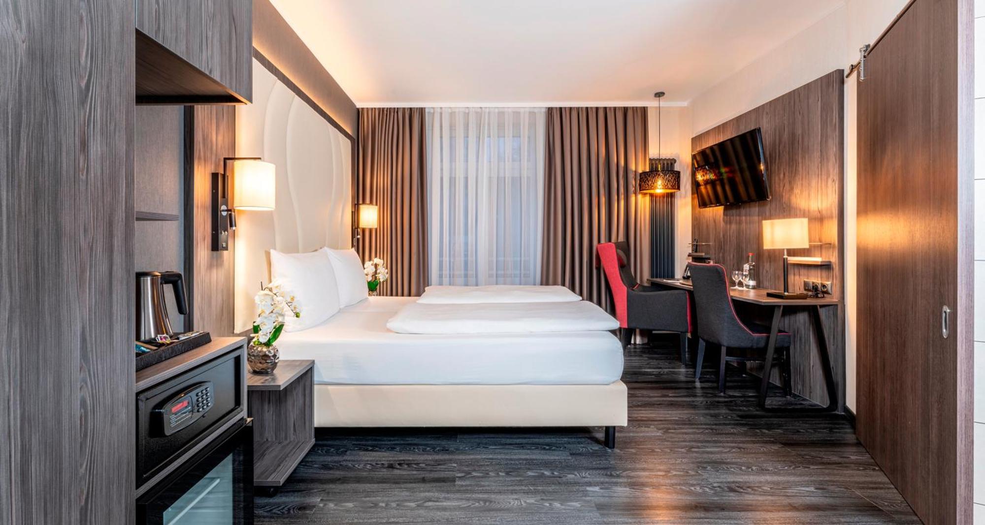 Hotel Plaza Premium Parkhotel