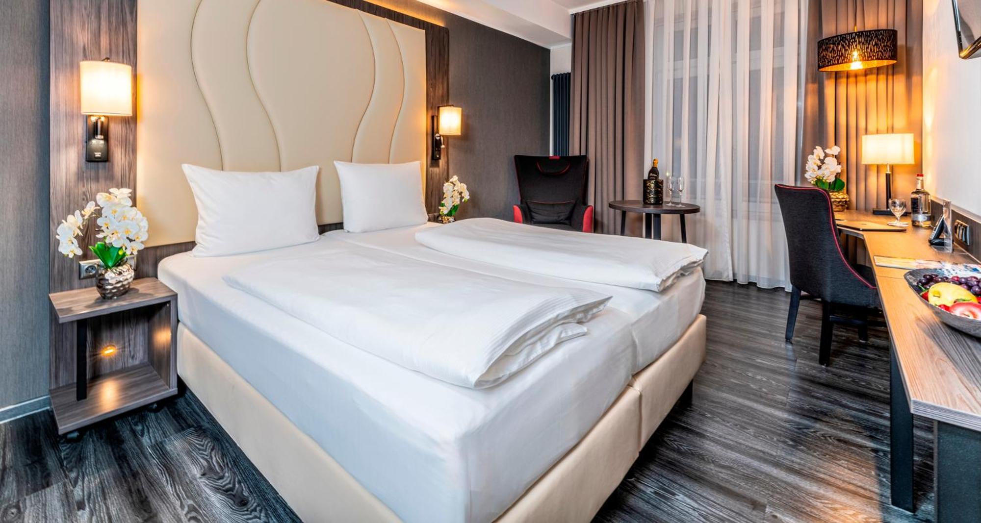 Plaza Premium Parkhotel Hotel 3*