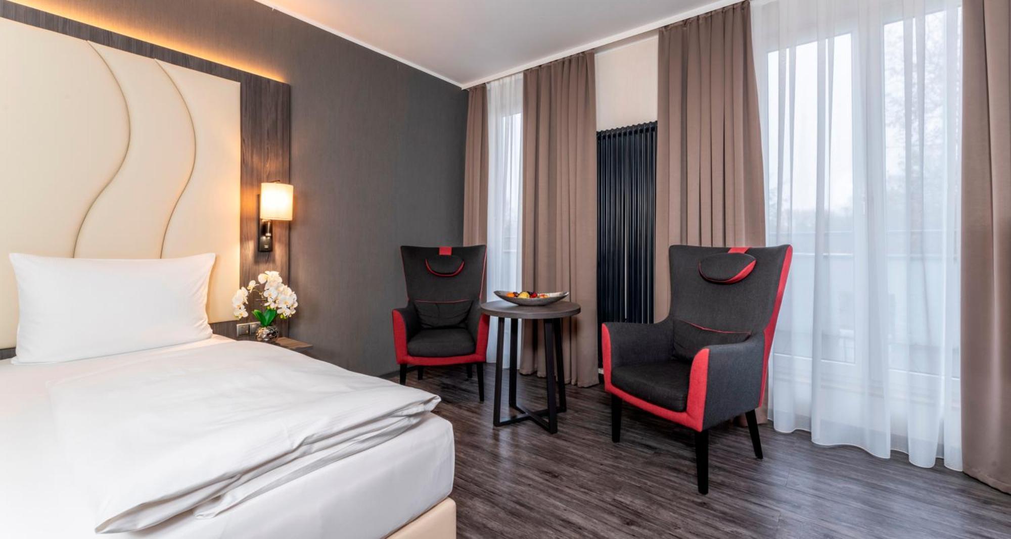 Plaza Premium Parkhotel 3*