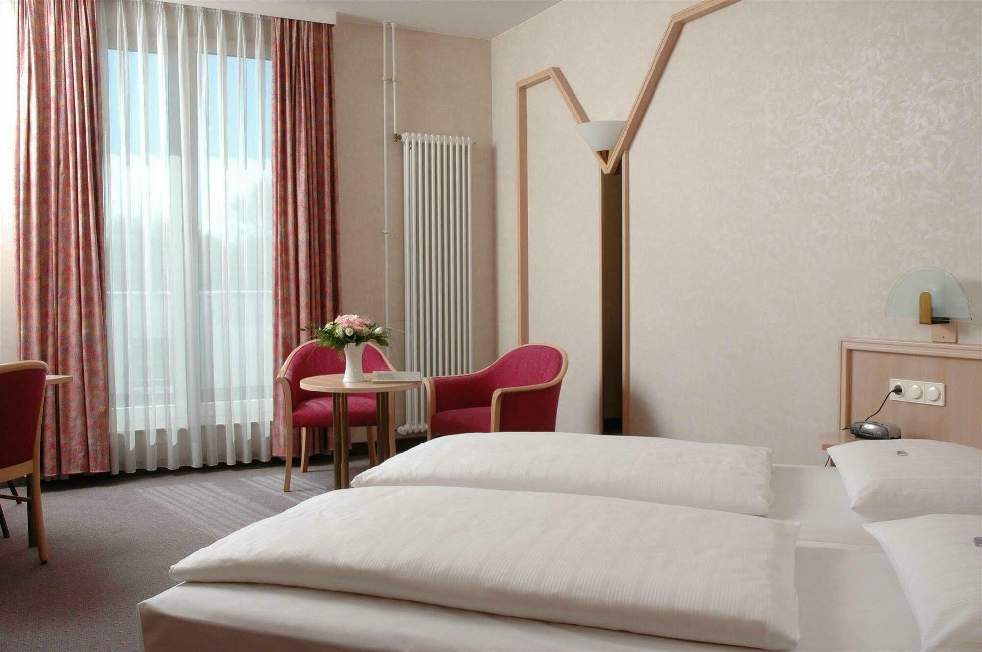 Plaza Premium Parkhotel 3*
